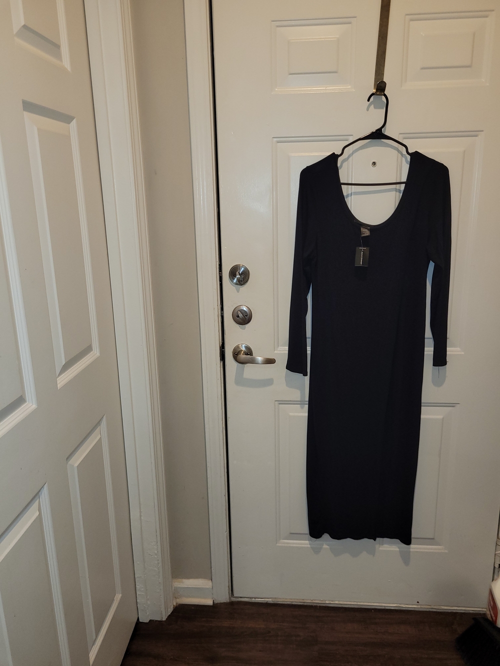 Ashley Stewart Black Scoop Neck Long Sleeve Tunic.